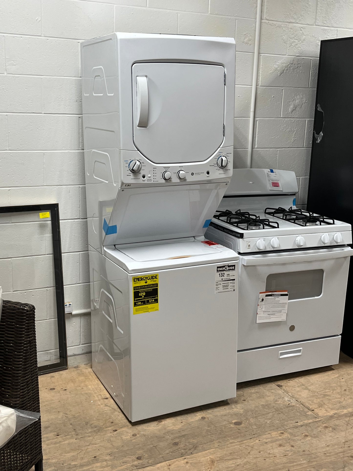 GE Unitized Spacemaker Washer with Gas Dryer