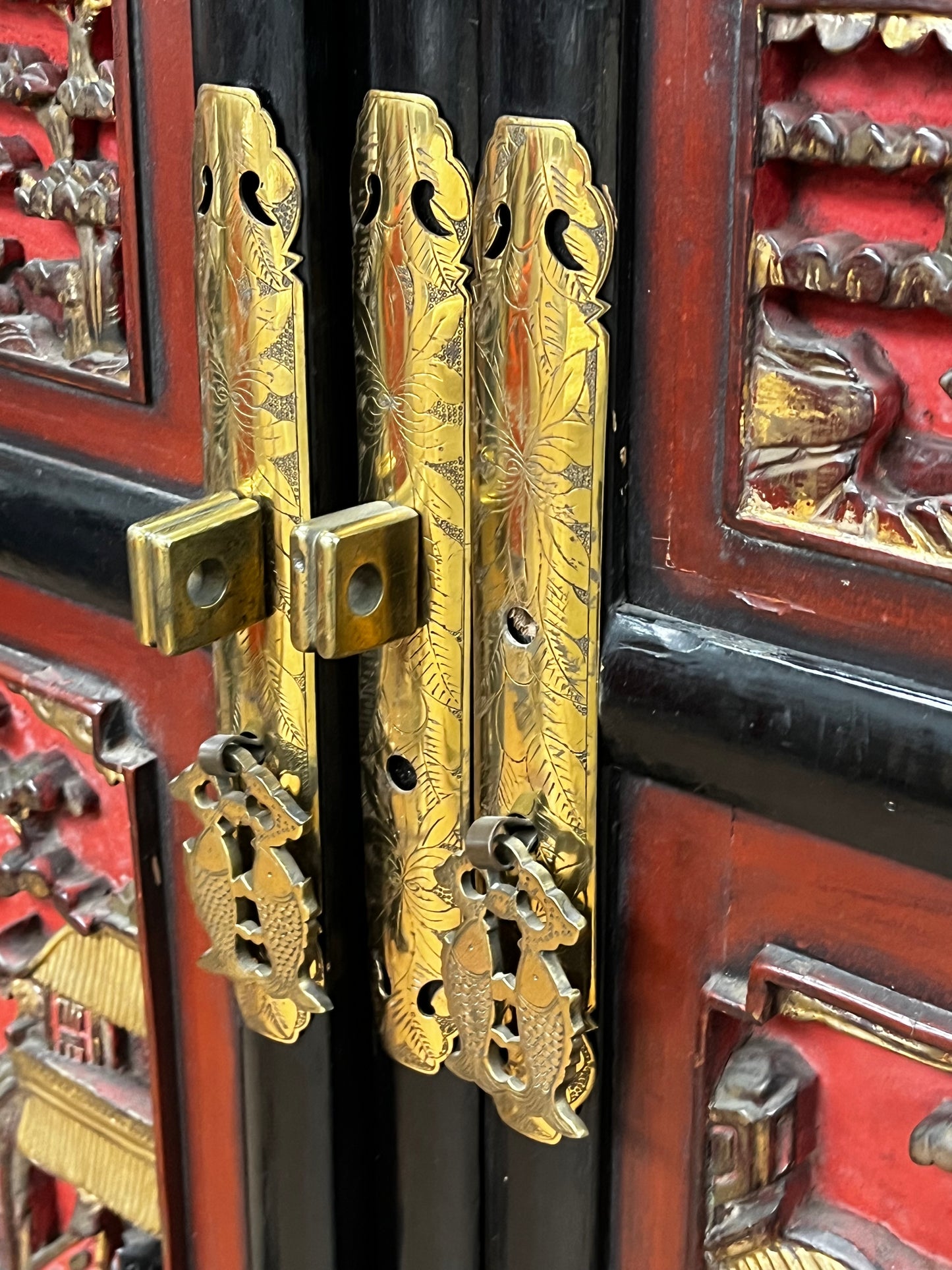 Vintage Ornate China Cabinet - Scene 2