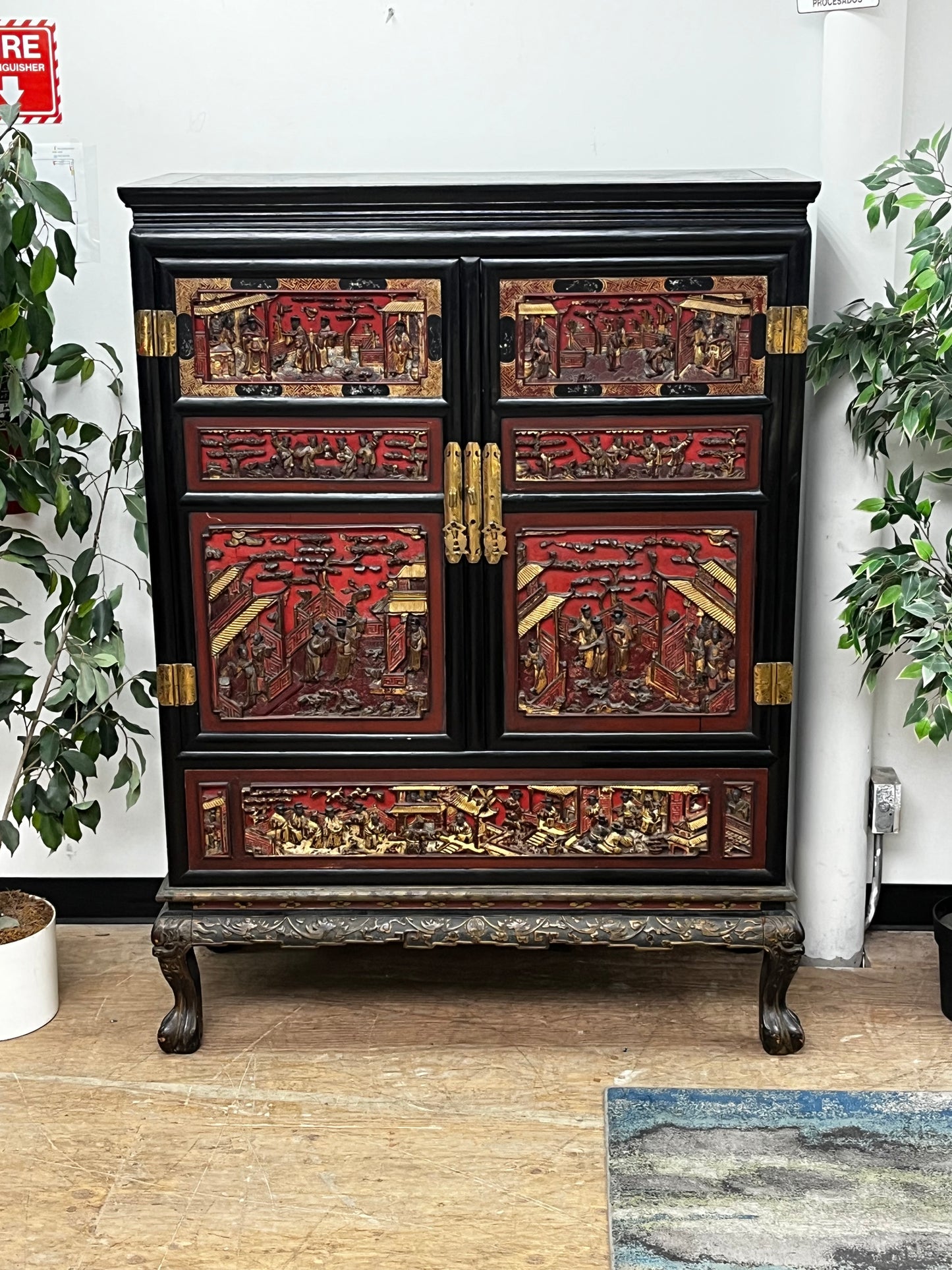 Vintage Ornate China Cabinet - Scene 1