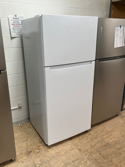 Seasons White 18 Cu. Ft. Refrigerator - Dented