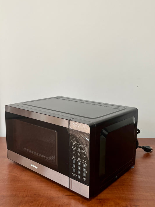 Danby 0.7 Cu.Ft Microwave