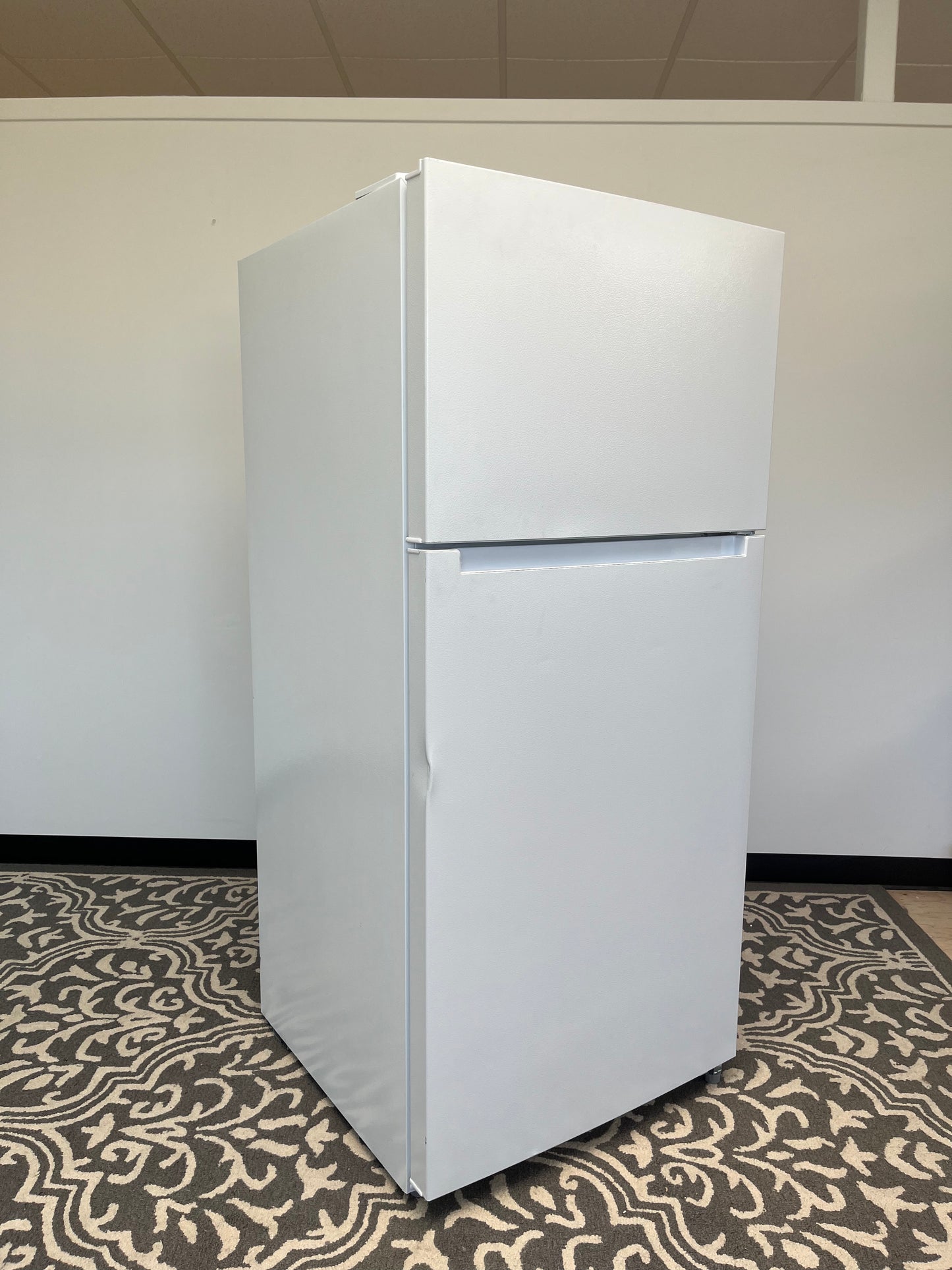 18 cu. ft. Refrigerator-Freezer