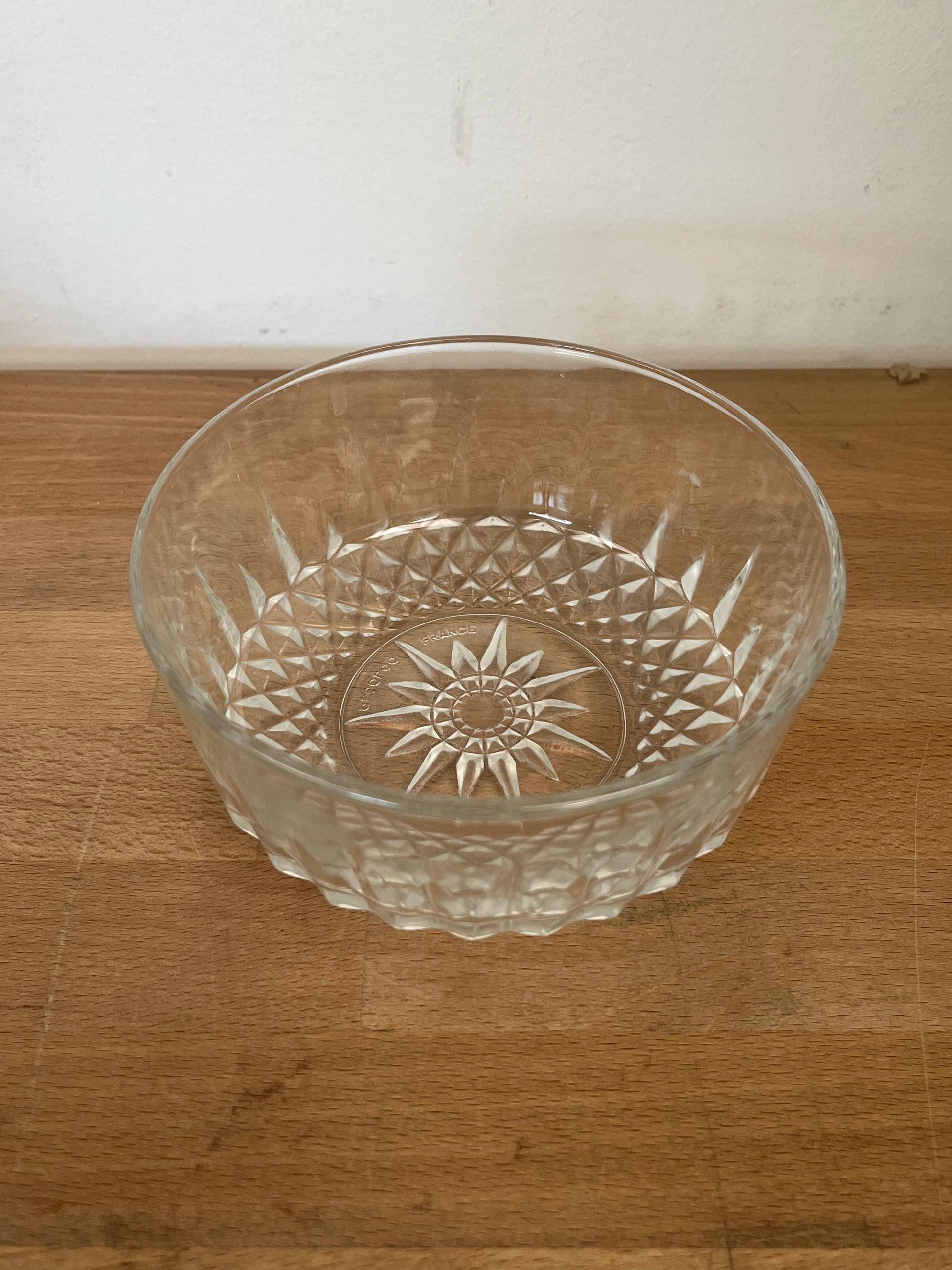 Vintage Arcoroc Crystal Glass Salad Bowl Set With 6 Smaller Bowls