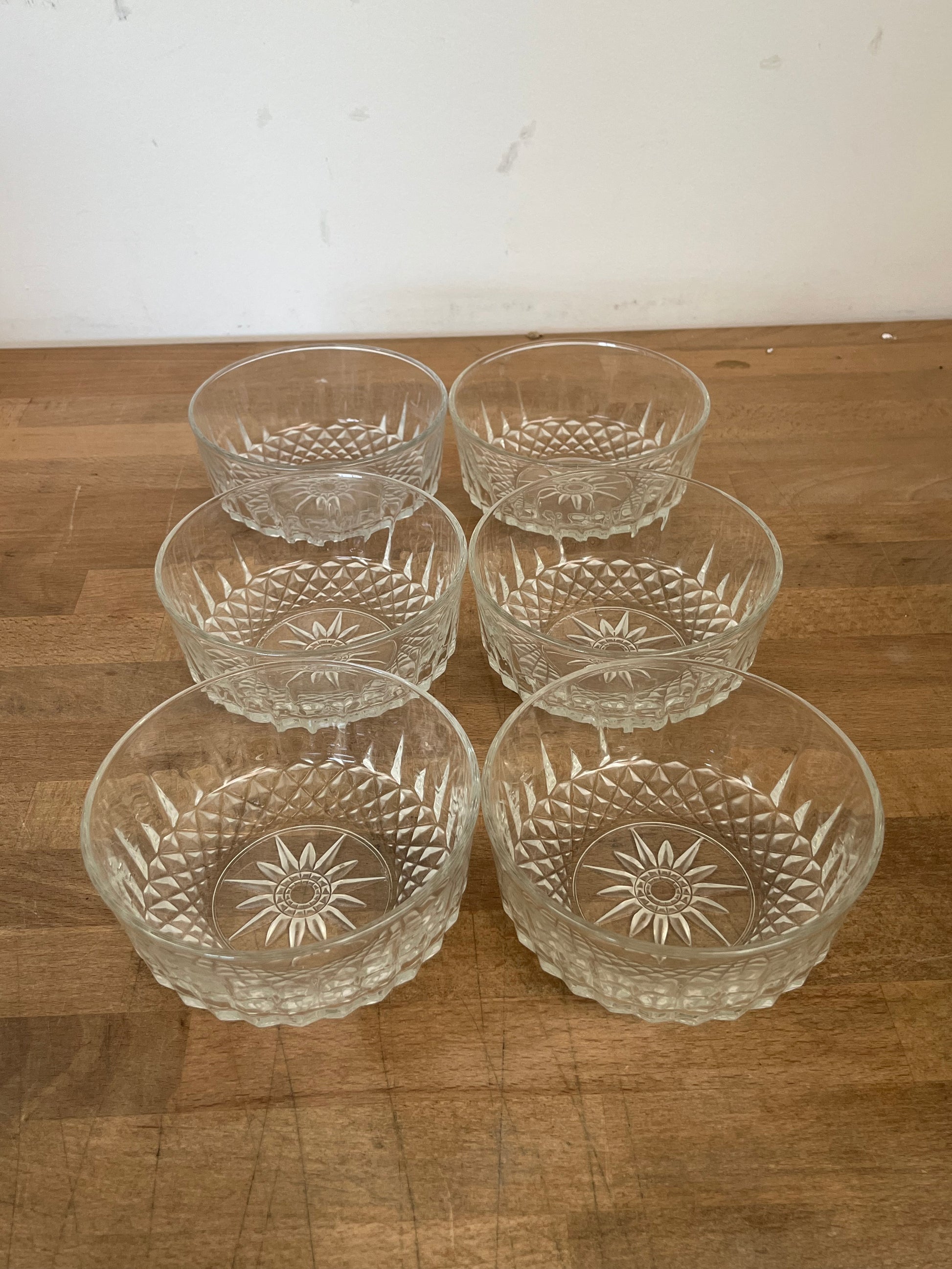 Vintage Arcoroc Crystal Glass Salad Bowl Set With 6 Smaller Bowls