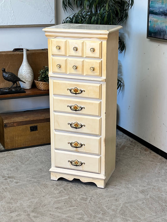 Vintage 7-Drawer Dresser