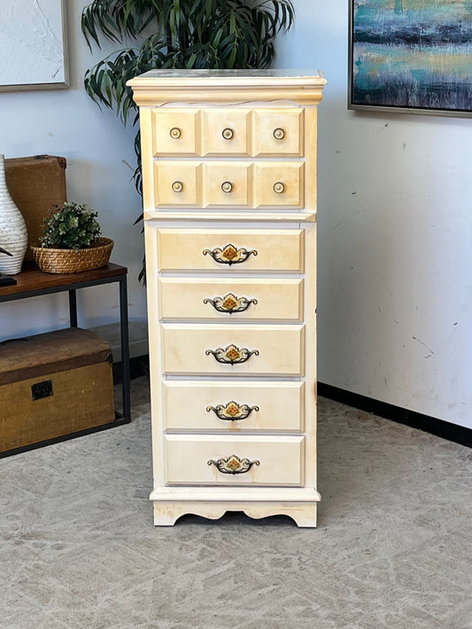 Vintage 7-Drawer Dresser