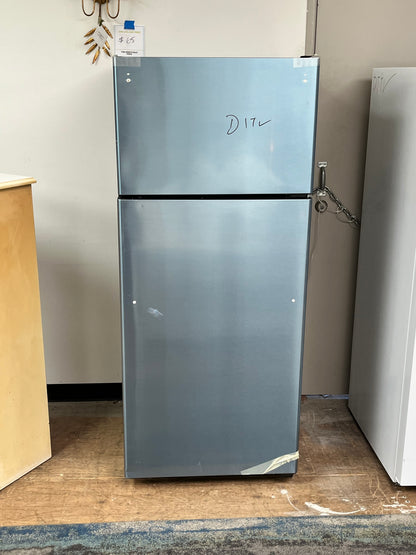 G.E 17.5 cu. ft. Top Freezer Refrigerator