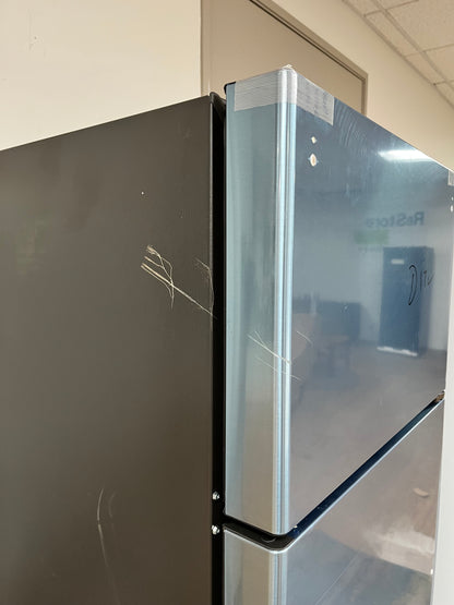 G.E 17.5 cu. ft. Top Freezer Refrigerator