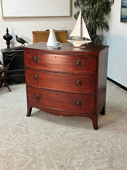 Traditional Style 3-Drawer Dresser